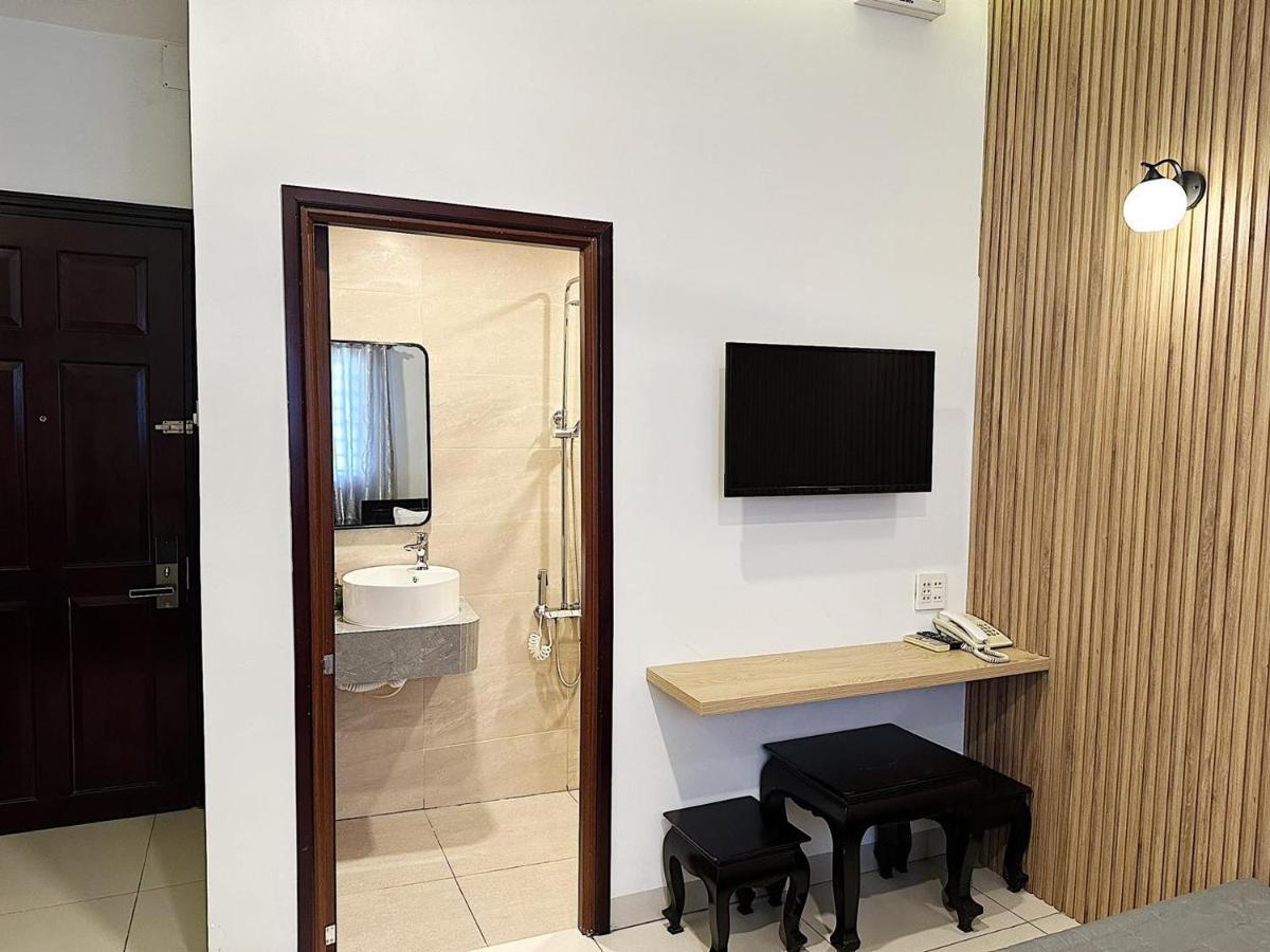 Phuong Nam Hotel An Giang Long Xuyen Exterior photo