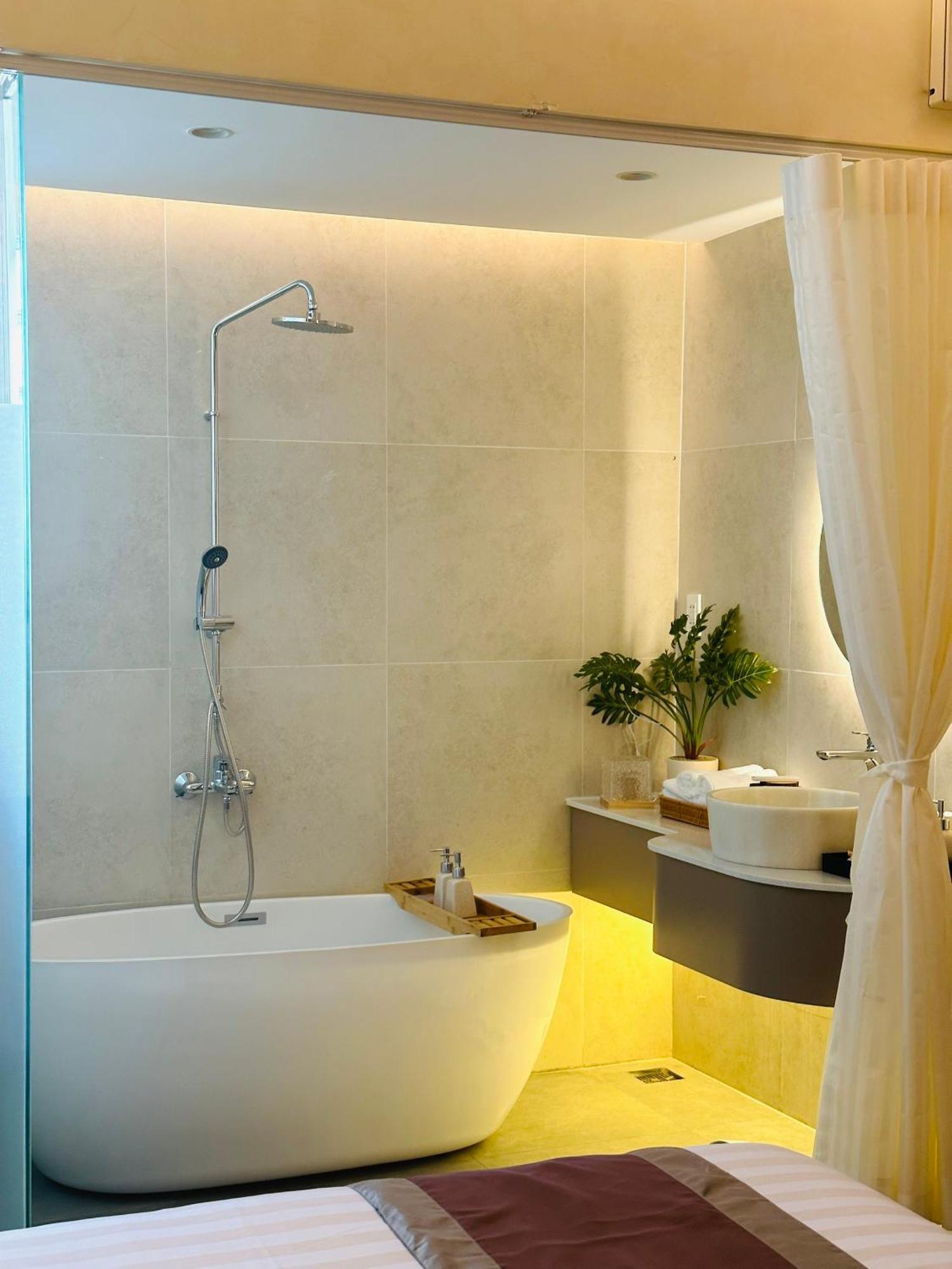 Phuong Nam Hotel An Giang Long Xuyen Exterior photo
